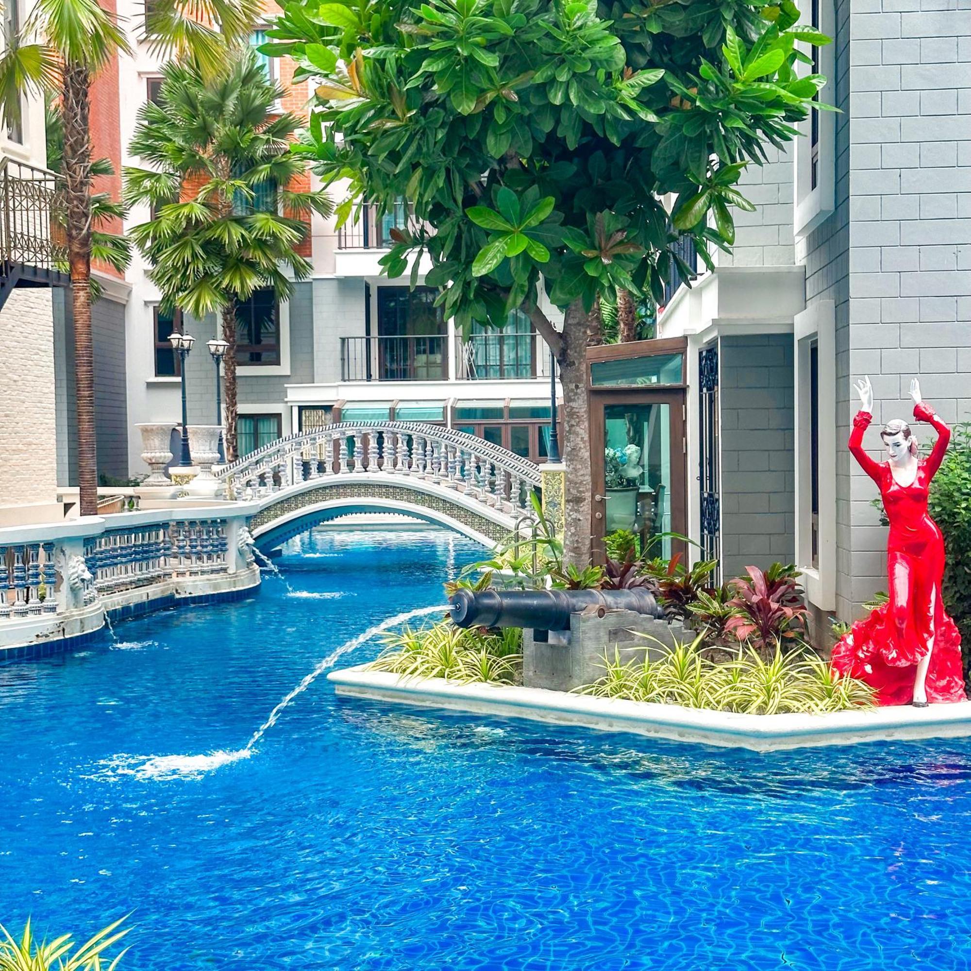 Espana Resort Jomtien Beach Pattaya Ngoại thất bức ảnh