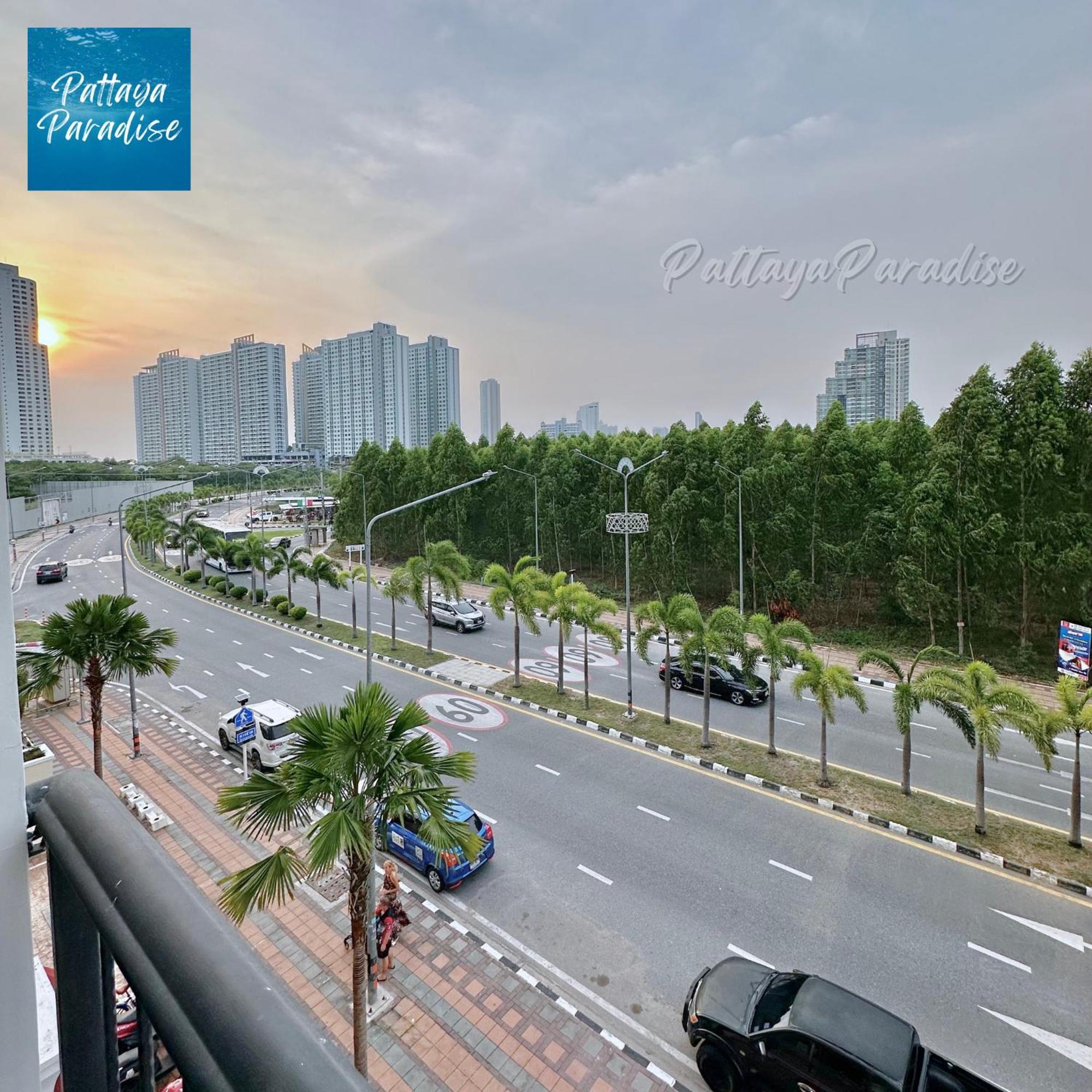 Espana Resort Jomtien Beach Pattaya Ngoại thất bức ảnh