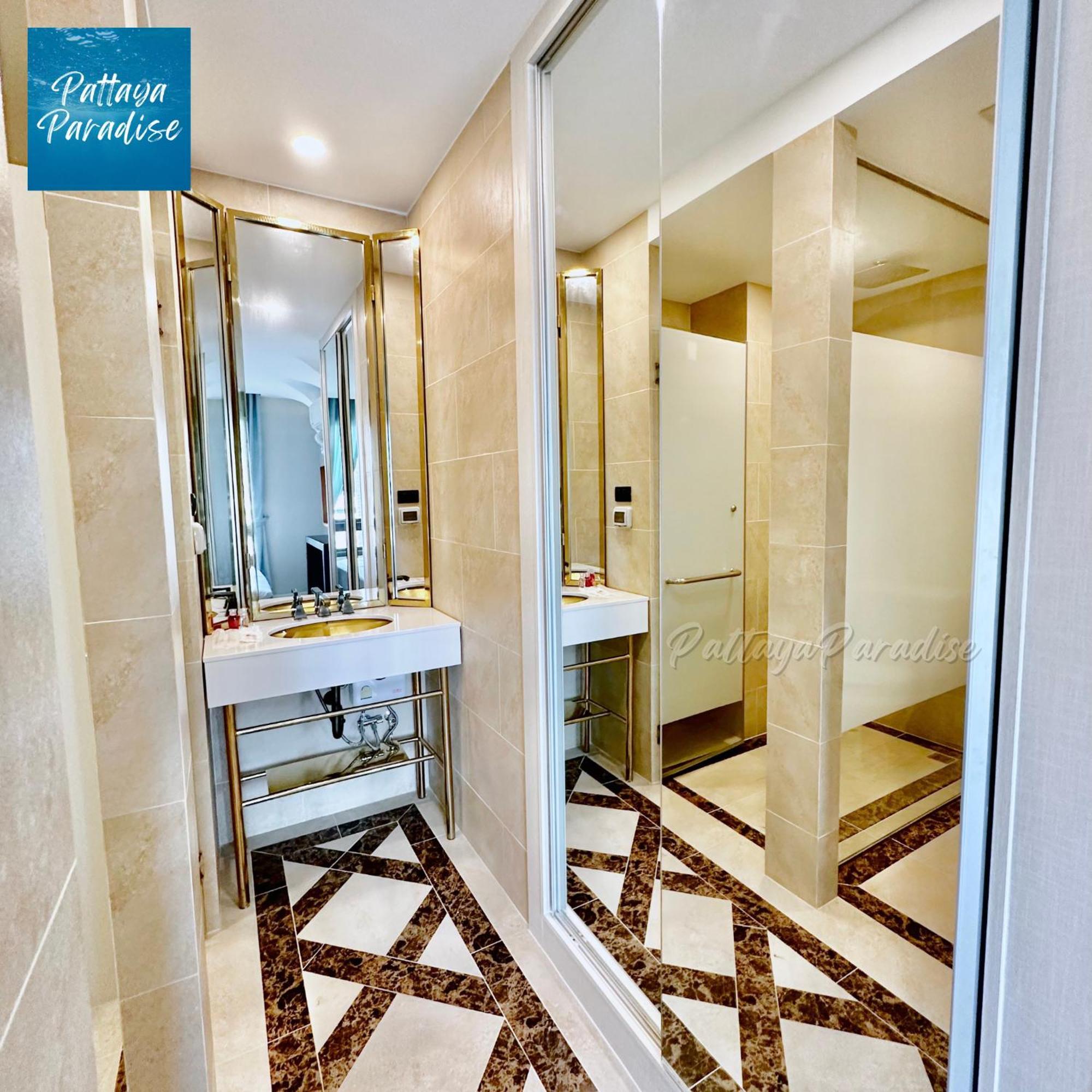 Espana Resort Jomtien Beach Pattaya Ngoại thất bức ảnh