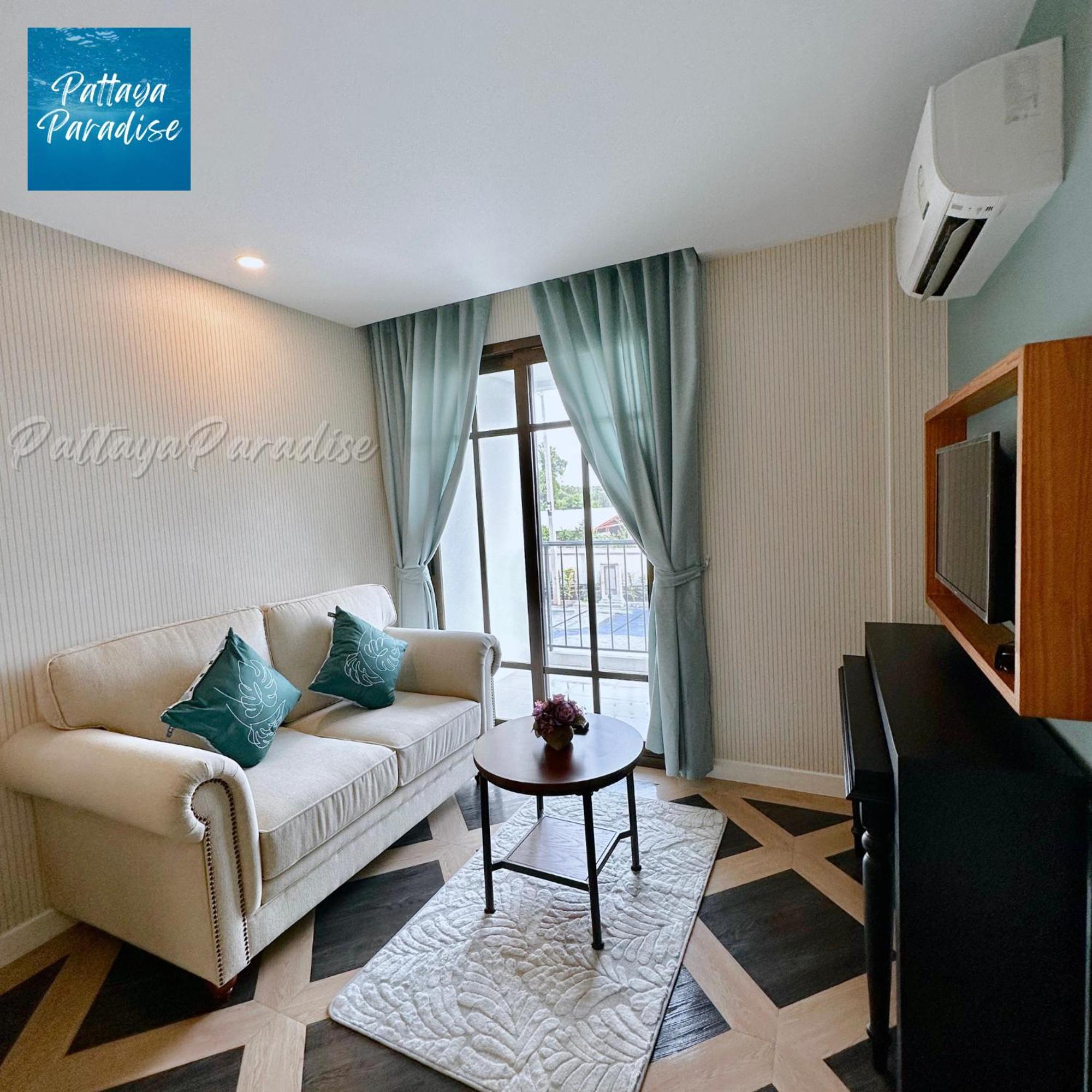 Espana Resort Jomtien Beach Pattaya Ngoại thất bức ảnh